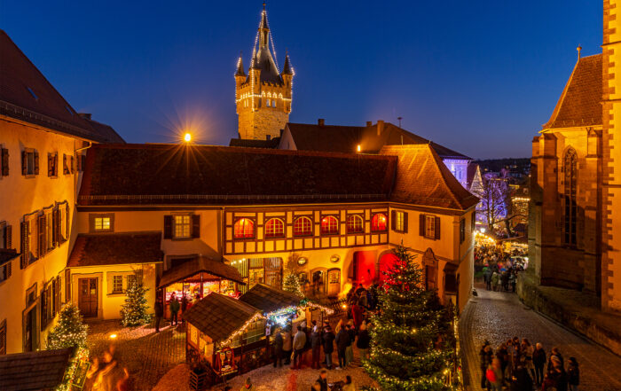 Weihnachtsmarkt Bad Wimpfen mit Fachwerkhäusern